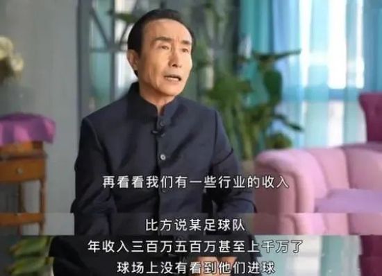 据西班牙媒体Todofichajes的报道，莱万经纪人一直在考察美职联与沙特的球队，莱万本人认为冬窗离队是最好的选择。